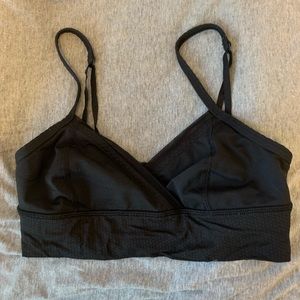 Lululemon black bra size 4